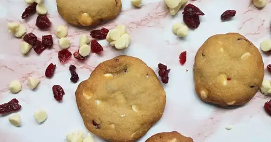 picture of white chocolate cranberry cookies