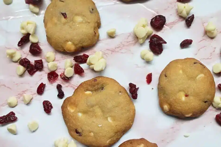 picture of white chocolate cranberry cookies